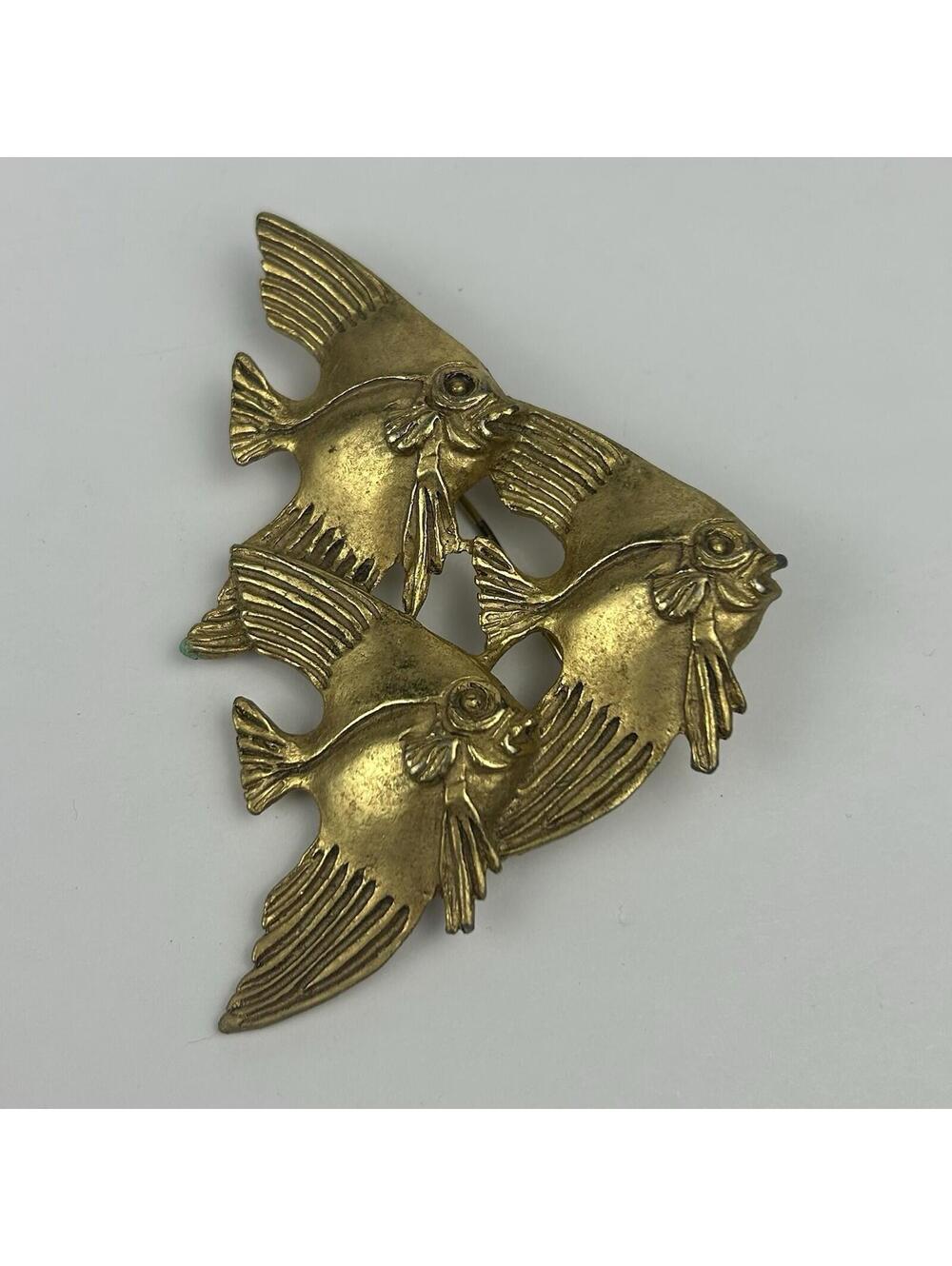 Vintage Gold Tone School of Fish Brooch Pin Figural Ocean Sea Life Jewelry